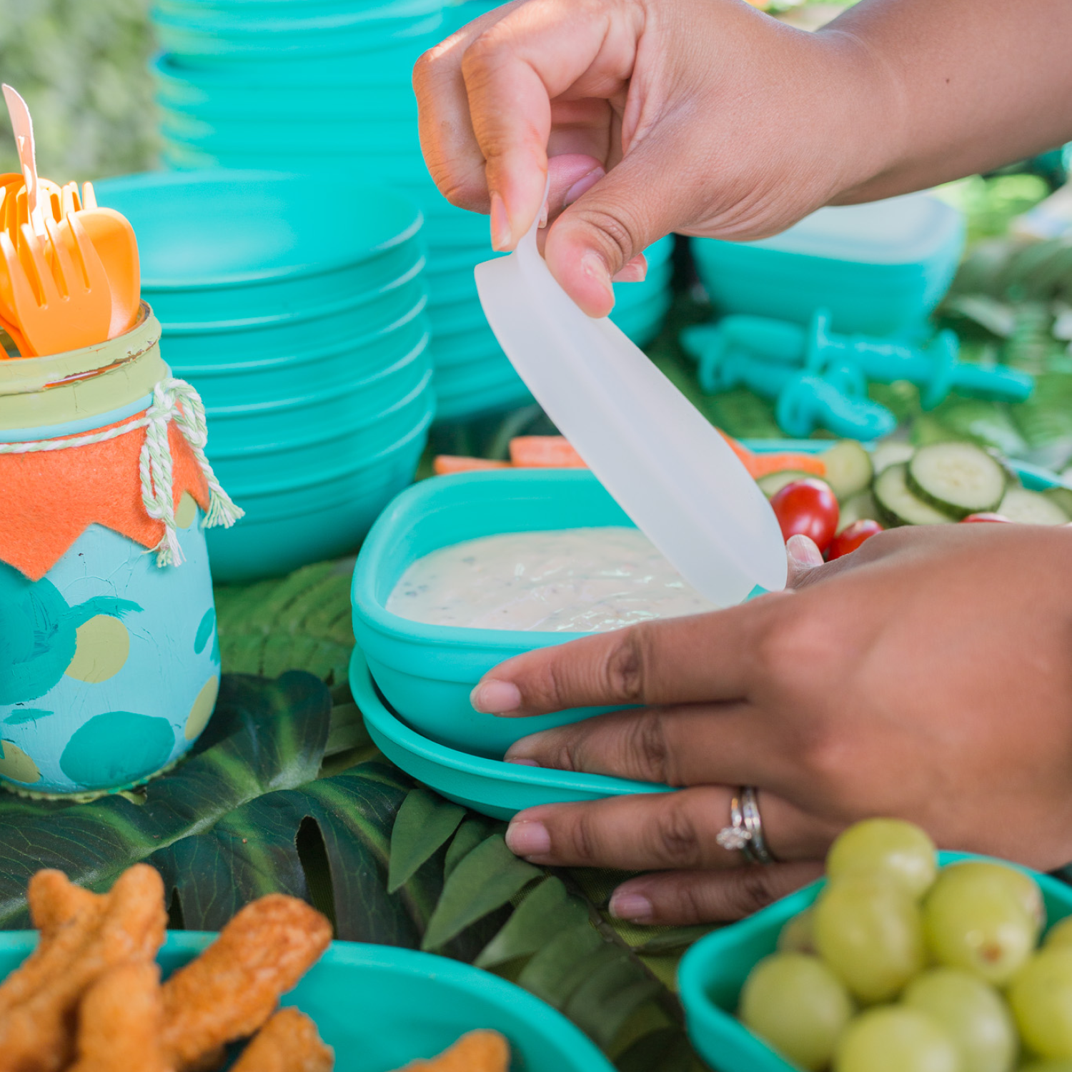 11 oz. Silicone Suction Bowl with Press In Lid