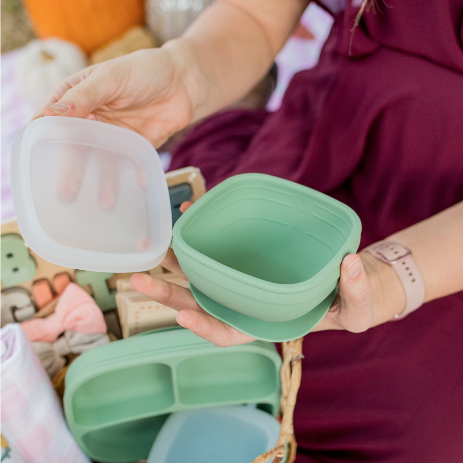 11 oz. Silicone Suction Bowl with Press In Lid