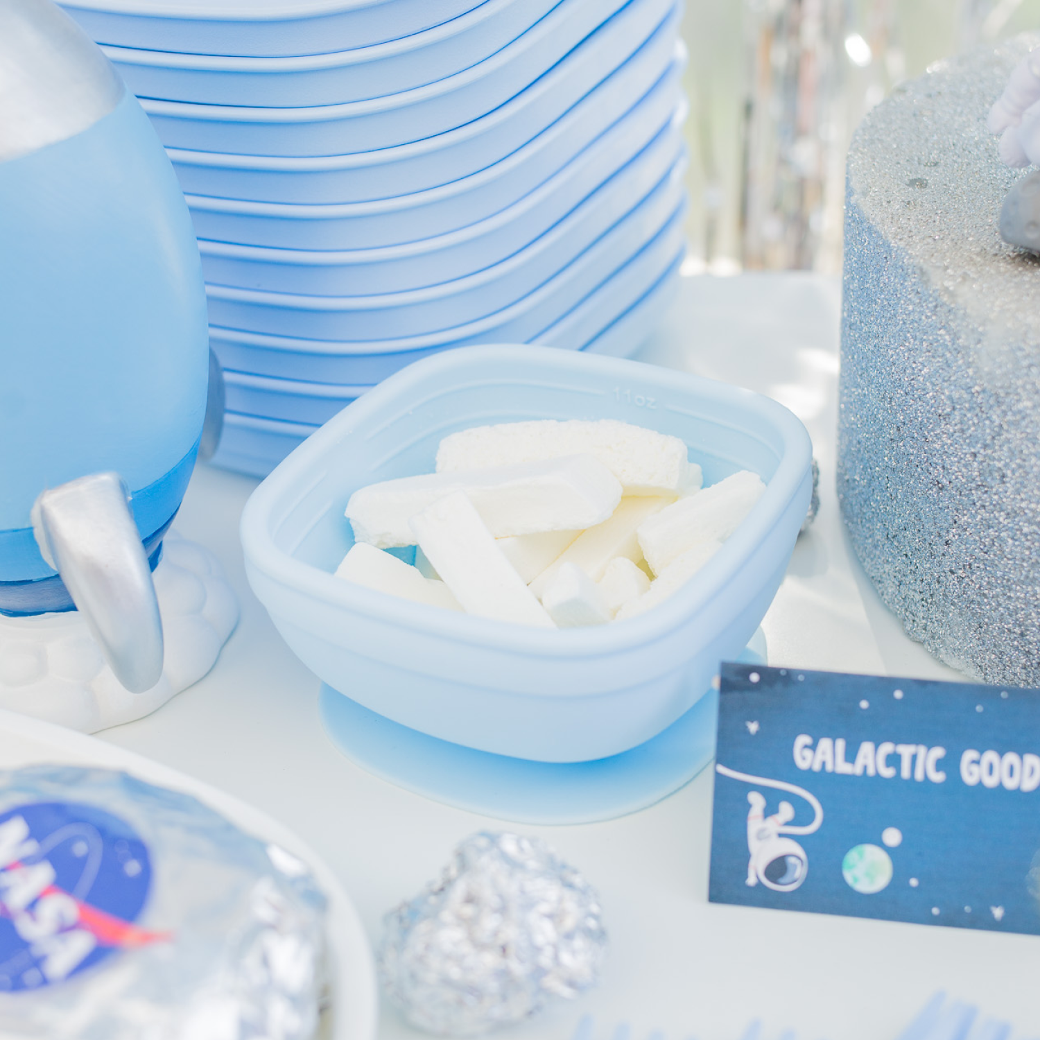 11 oz. Silicone Suction Bowl with Press In Lid